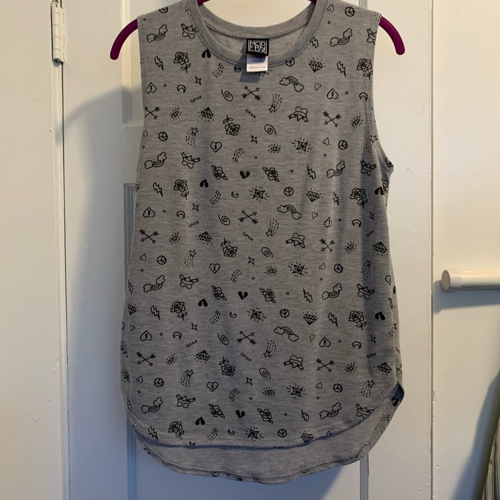 Casual sleeveless tee with fun graphics